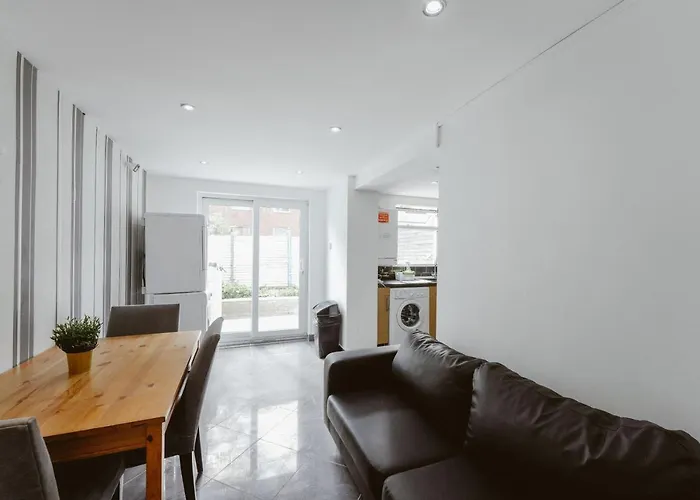 Great Rooms In Stepney Green Station - 12